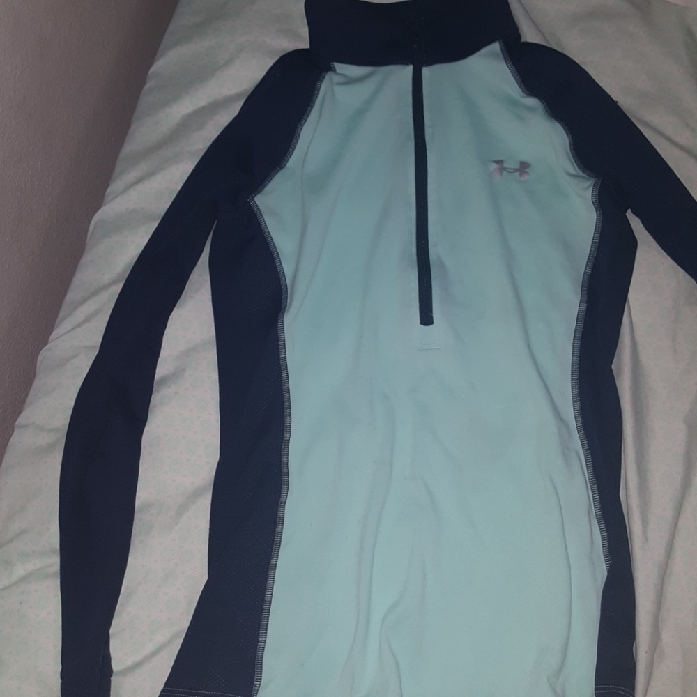 Long sleeve workout shirt